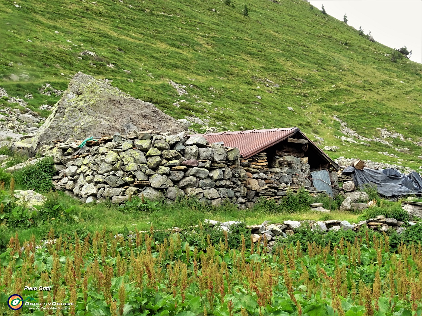 79 Baita Parisolo (1821 m) in Alpe Agheta.JPG